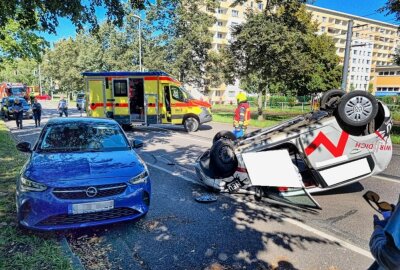 Update: PKW überschlägt sich in Chemnitz - Alkoholtest ergab über 2,5 Promille - Schwerer Unfall in 'Chemnitz. Foto: Harry Härtel