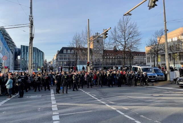 Mehrere Demonstrationen heute in Leipzig, trotz sehr hoher Inzidenz. Foto: Daniel Unger