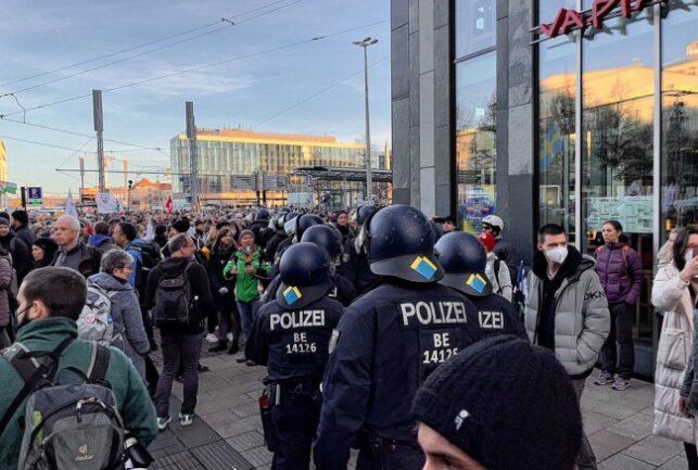 Mehrere Demonstrationen heute in Leipzig, trotz sehr hoher Inzidenz. Foto: Daniel Unger