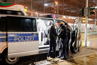Update: Rettungsdiensteinsatz nach Messerangriff in Chemnitzer Bus - In einem Bus der CVAG kam es zu einer Körperverletzung. Foto: Harry Haertel