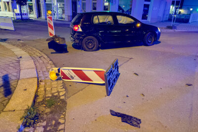 Update: Schwerer Kreuzungscrash in Auer Innenstadt - In der Innenstadt von Aue ereignete sich ein Unfall auf der Kreuzung. Foto: Daniel Unger