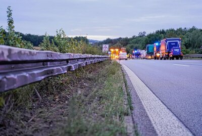 Update: Schwerer LKW-Unfall auf der Autobahn - 80.000 Euro Gesamtschaden - Am Montag ereignete sich gegen 18 Uhr ein schwerer Verkehrsunfall auf der Bundesautobahn 4 zwischen Görlitz und Dresden auf Höhe Uhyst am Taucher. Foto: LausitzNews