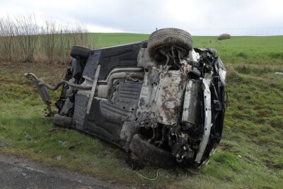 UPDATE: Schwerer Verkehrsunfall auf der A4: eine Person verstorben - Auf der A4 kam es zu einem schweren Verkehrsunfall. Foto: Roland Halkasch