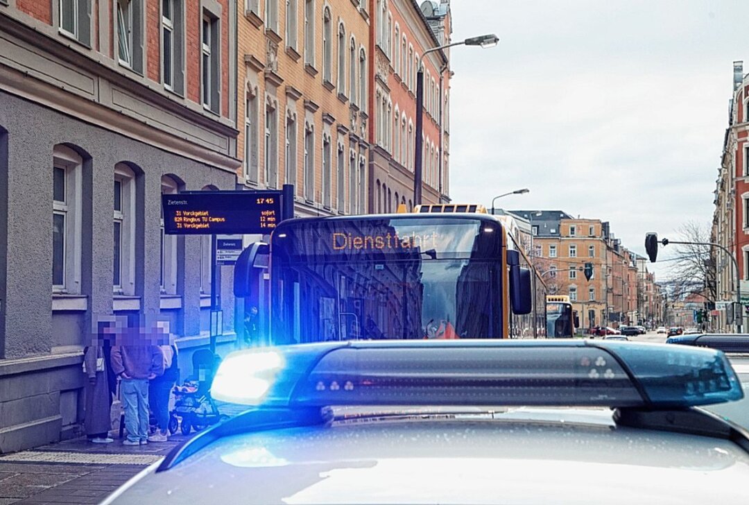 Update: Streit eskaliert: Schlägerei in Chemnitzer Linienbus - Mehrere Personen gerieten in einem Bus auf dem Chemnitzer Sonnenberg aneinander. Foto: Jan Härtel/ChemPics