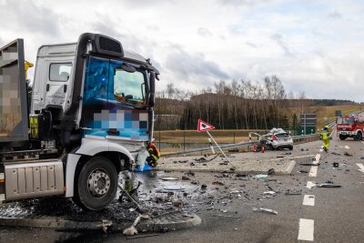 Update: Tödlicher Unfall auf Autobahnzubringer - Auf dem Autobahnzubringer S282n kam es zu einem tödlichen Unfall.