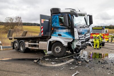 Update: Tödlicher Unfall auf Autobahnzubringer - Auf dem Autobahnzubringer S282n kam es zu einem tödlichen Unfall.