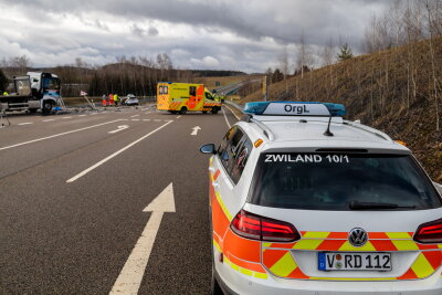 Update: Tödlicher Unfall auf Autobahnzubringer - Die Rettungskräfte waren im Einsatz.