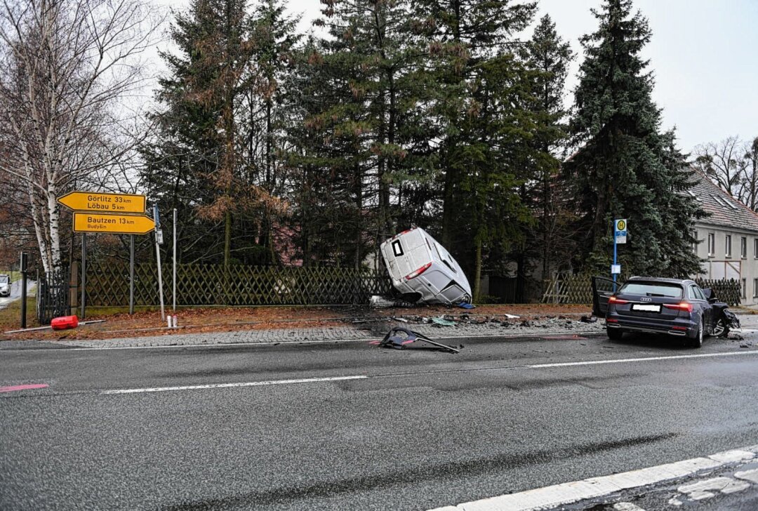 Update: Tödlicher Unfall auf Bundesstraße in Sachsen mit Fahrerflucht - Schrecklicher Unfall auf der B6. Foto: LausitzNews