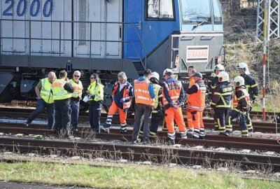 Update tödliches Unglück: Zugverkehr zwischen Döbeln und Riesa zeitweise eingestellt - Zu einem tödlichen Unglück kam es am Gründonnerstagnachmittag am Döbelner Hauptbahnhof. Foto: LausitzNews
