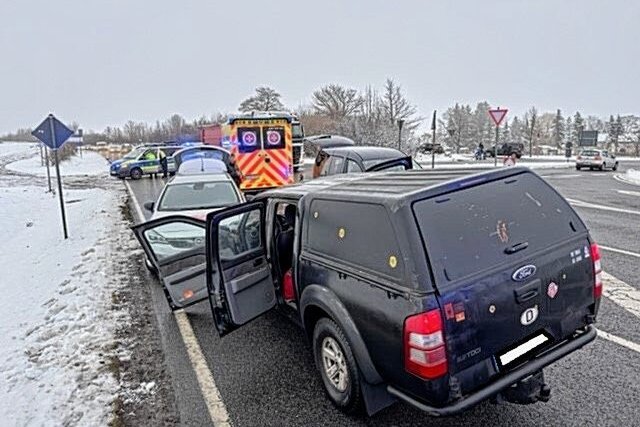 Update: Vollsperrung nach Unfall auf Autobahnzubringer S255 - Schwerer Unfall bei Aue. Foto: Daniel Unger