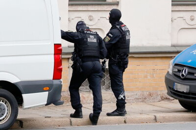 In Chemnitz läuft eine Polizeiaktion - ist es eine Razzia?