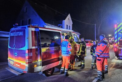 Update zu Brand im Erzgebirge: Mann muss mit Rauchgasvergiftung ins Krankenhaus - In Bärenstein kam es zu einem Kellerbrand. Foto: Feuerwehr Buchholz