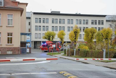 Update zu Brand in Krankenhaus: Feuerwehr mit Großaufgebot vor Ort - In Zittau kam es zu einem Brand im Krankenhaus. Foto: xcitepress/thomas baier