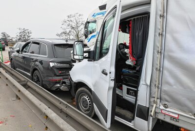 Update zum Unfall auf A9: Rettungshubschrauber im Einsatz - Auf der A9 kam es zu einem Verkehrsunfall. Foto: EHL Media