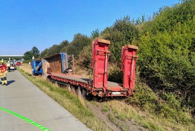 Update zum Unfall auf der A72: LKW kippt um - Am Donnerstagmorgen ereignete sich auf der A72 in Fahrtrichtung Leipzig, zwischen Hartmannsdorf und Niederfrohna, ein Unfall mit einem LKW. Foto: Harry Haertel