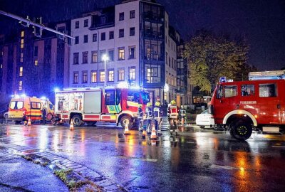 Update zur Kollision auf Straße der Nationen: Sachschaden beträgt 15.000 Euro - Die Feuerwehr ist im Einsatz. Foto: Harry Härtel
