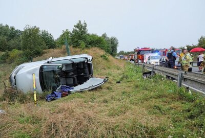 Update: Zwei Schwerverletzte nach Unfall in Dresden: Hubschrauber im Einsatz - Am Samstag kam es gegen 18.25 Uhr auf der Coventrystraße (B 173) zu einem Verkehrsunfall. Foto: Roland Halkasch