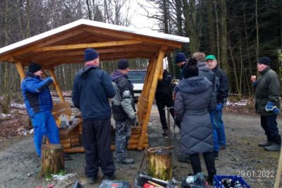 Sitzgruppe "Adelsbergblick Am Schlösserholz" nach Zerstörung wieder aufgebaut. Foto: Heimatverein Adelsberg
