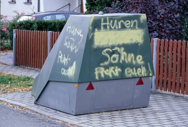 Vandalismus an Superblitzer in Schmidt-Rottluff-Straße - Vandalismus an einem Superblitzer. Foto: ChemPic