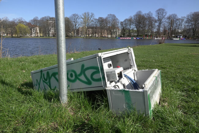 Vandalismus lässt Brunnen und Fontäne erst später sprudeln - 