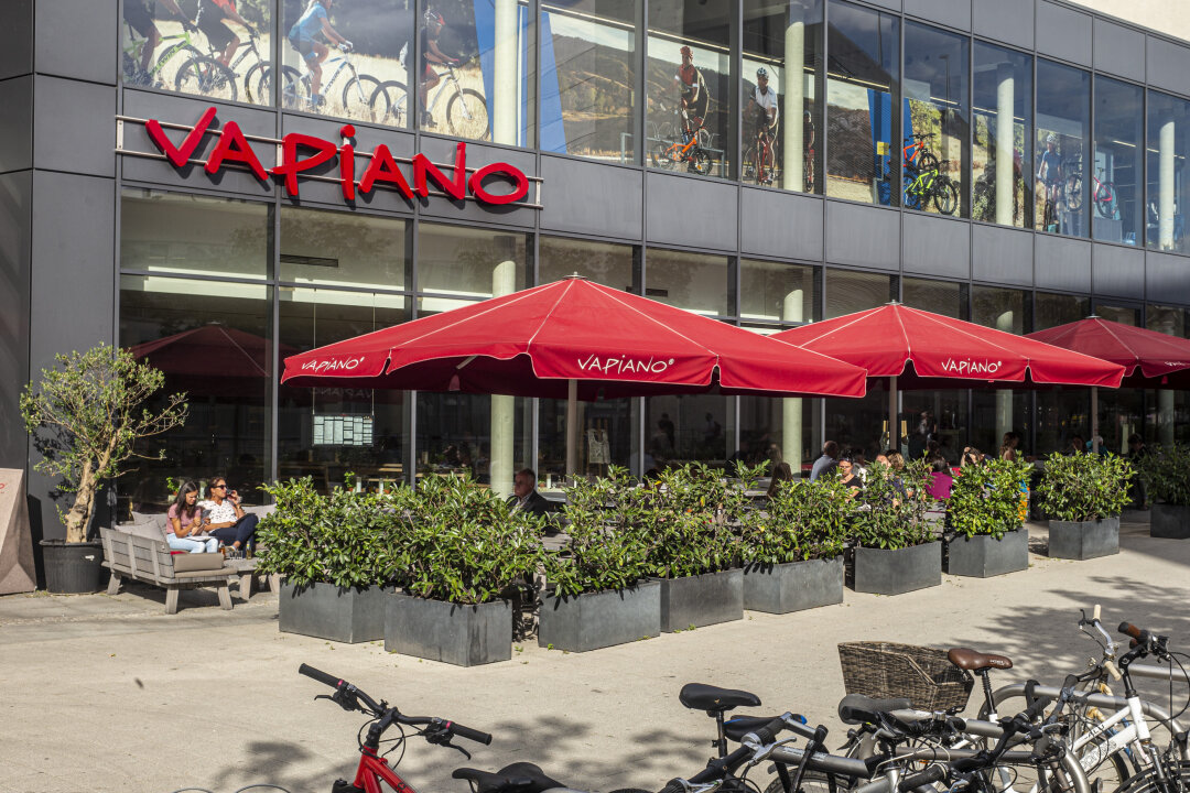 Vapiano: Zuschauen, wie das Essen frisch zubereitet wird - Das Vapiano befindet sich auf der Straße der Nationen 12.