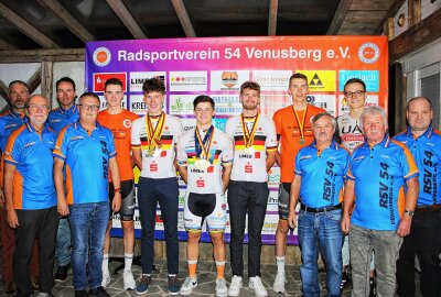 Venusberger Radsportler für internationale Erfolge geehrt - Sportler und Verantwortliche des RSV 54 Venusberg waren mit der zurückliegenden Saison überaus zufrieden. Foto: Verein