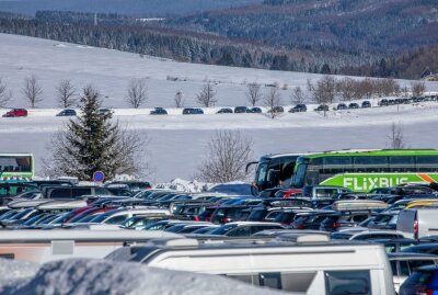 Verkehrskollaps am Keilberg und Fichtelberg: Ansturm auf Skigebiete - Ansturm in Skigebieten. Foto: Blaulicht&Stormchasing