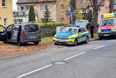 Verkehrsunfall auf dem Südring: Personen verletzt - Auf dem Südring kam es zu einem Verkehrsunfall. Foto: Harry Härtel / haertelpress