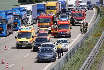 Verkehrsunfall auf der A4: Drei Personen schwer verletzt - Am Dienstagmittag ereignete sich auf der A4 ein Verkehrsunfall mit drei Verletzten. Foto: Roland Halkasch