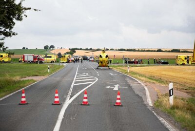 Verkehrsunfall auf der S205 mit sieben Verletzten - Schwerer Verkehrsunfall auf der S205. Foto: Marcel Schlenkrich