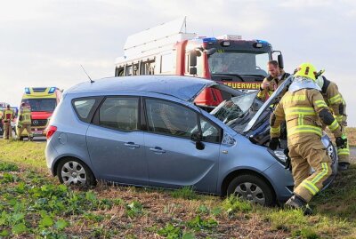 Verkehrsunfall bei Grimma: PKW überschlägt sich - Am Donnerstagmorgen ereignete sich ein Verkehrsunfall bei Grimma. Foto: Sören Müller
