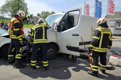 In Oelsnitz kollidierten zwei Fahrzeuge. Foto: André März