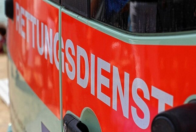 Verkehrsunfall in Brand-Erbisdorf: Transporter fährt gegen Baum - Am Freitagnachmittag kam es gegen 16.54 Uhr auf der S235 zu einem Verkehrsunfall. Symbolbild. Foto: Pixabay