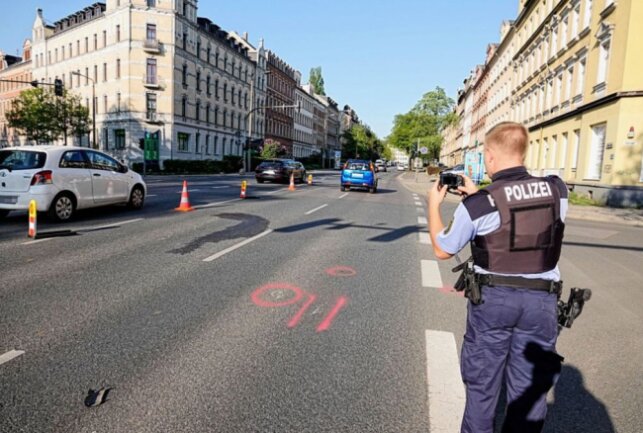 In Chemnitz ereignete sich heute in Verkehrsunfall. Ein Fahrradfahrer wurde schwer verletzt. Foto: Harry Haertel