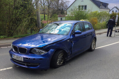 Verkehrsunfall in Lauschgrün mit drei verletzten Personen -  Drei Verletzte und Vollsperrung am heutigen Nachmittag in Lauschgrün. Foto: David Rötzschke