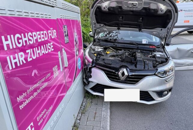 Verkehrsunfall in Lauter: Transporter rammt PKW - Am Donnerstagabend kam es gegen 19.40 Uhr auf der Anton-Günther-Straße zu einen Verkehrsunfall. Foto: Daniel Unger
