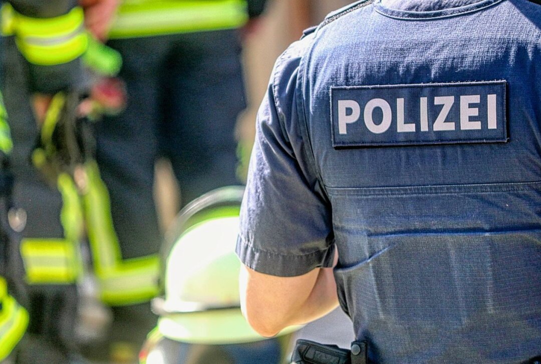 Verkehrsunfall in Schirgiswalde-Kirschau: Zwei Verletzte und hoher Sachschaden - Symbolbild: pixabay/Alexander Fox