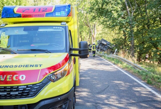 Ein technischer Defekt verursachte in Wegefahrt einen Verkehrsunfall mit einem Traktor. Foto: Marcel Schlenkrich