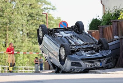 Verkehrsunfall mit Überschlag in Pleißa - Heute ereignete sich ein Verkehrsunfall mit Überschlag in Pleißa. Foto: Andreas Kretschel