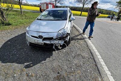 Verletzte Person nach Vorfahrtsunfall in Euba - Der andere Wagen wurde auch beschädigt Foto: Harry Härtel