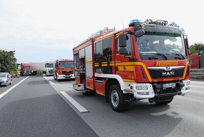 Verletzter nach Unfall auf A4: LKW kracht auf Stauende - Unfall auf A4. Foto: Roland Halkasch