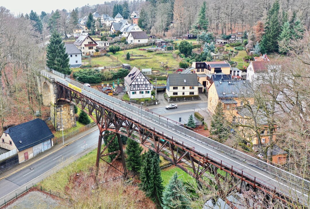 Viadukt wird feierlich eingeweiht in Oberrabenstein - Die Sanierung des Eisenbahnviadukts Rabenstein hat vor zweieinhalb Jahren begonnen. Foto: Steffi Hofmann