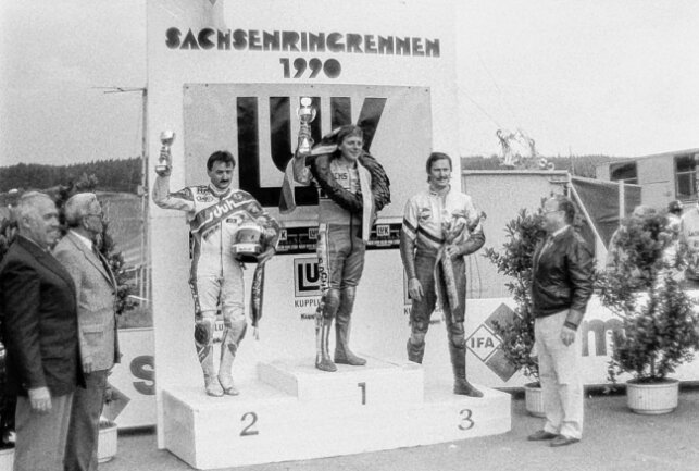 Sieg 1990 auf dem Sachsenring. Foto: Bernd Wohlgemuth / Archiv Thorsten Horn