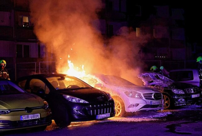 In der Nacht zu Mittwoch kam es in Chemnitz zu einem PKW-Brand. Foto: Harry Härtel