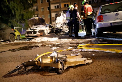 Vier PKW in Flammen: Brand in der Kutusowstraße - In der Nacht zu Mittwoch kam es in Chemnitz zu einem PKW-Brand. Foto: Harry Härtel