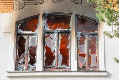 Vier Verletzte bei einem Hausbrand in Zittau - Das Feuer breitet sich schnell aus.Foto: xcitepress