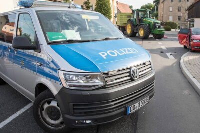 Zu einen schweren Verkehrsunfall kam es am Sonntagnachmittag gegen 16.30 Uhr auf der B173 in Niederschöna. 