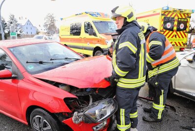 Vier Verletzte bei Unfall auf Ampelkreuzung in Schwarzenberg - Niko Mutschmann
