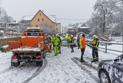 Vier Verletzte Personen nach Unfall im Erzgebirge - Am Samstag kam es in Mildenau zu einem Unfall mit vier Verletzten. Foto: Ronny Küttner