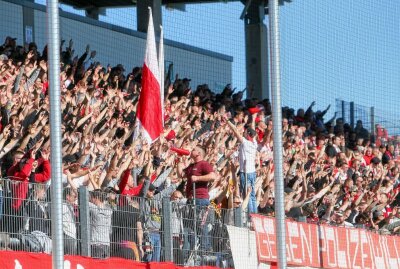 Vierte Niederlage in Folge für den FSV - Fans FSV Zwickau. Foto: Gabor Krieg